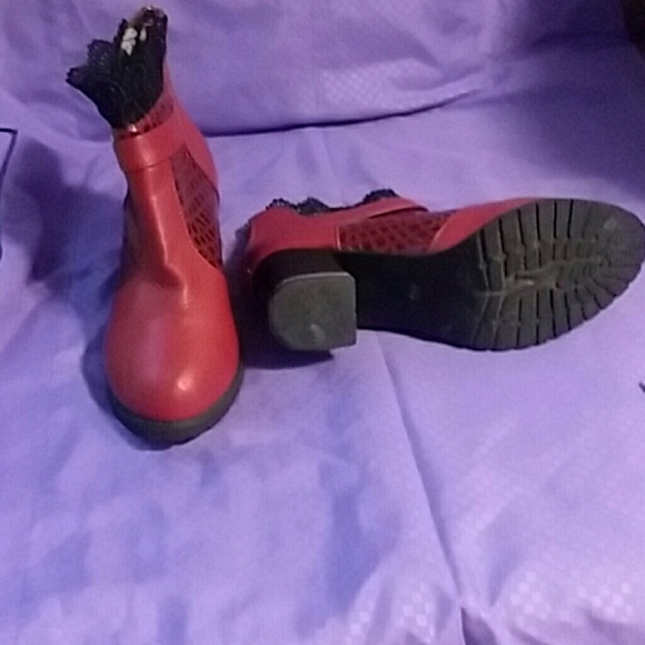 Boots - Picture 2 of 3